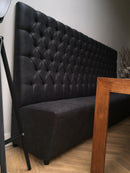 Luxe wandbank op maat met hoge rugleuning